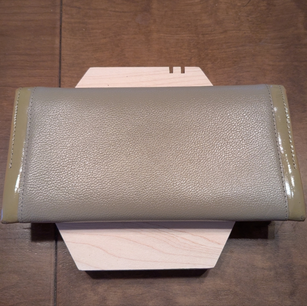 Givenchy Olive Green Leather Continental Wallet - Picture 3 of 9